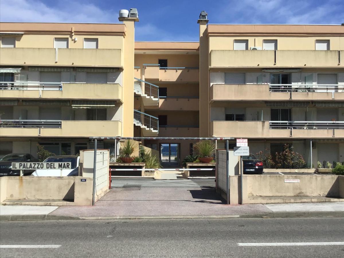 Studio 207-Front De Mer Parking Prive Cavalaire-sur-Mer Eksteriør bilde
