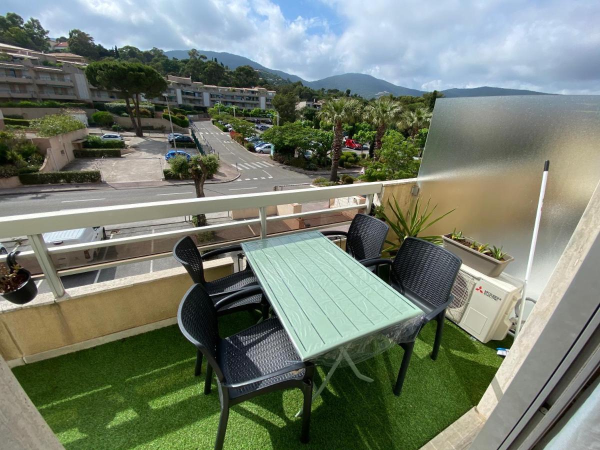 Studio 207-Front De Mer Parking Prive Cavalaire-sur-Mer Eksteriør bilde